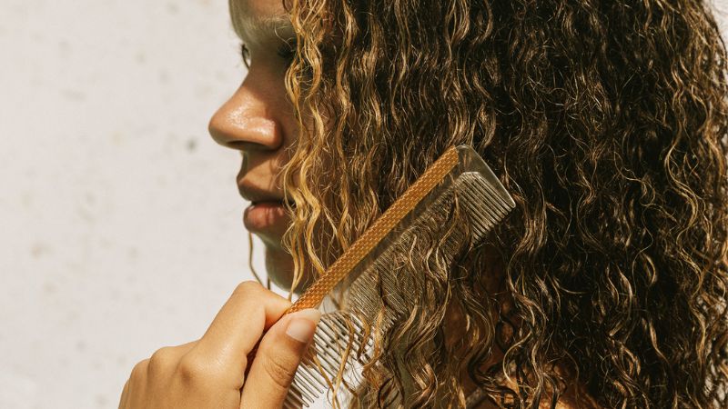 Masque cheveux maïzena : Voici 2 alternatives hydratantes pour vos cheveux bouclés  - Caribbean Curls