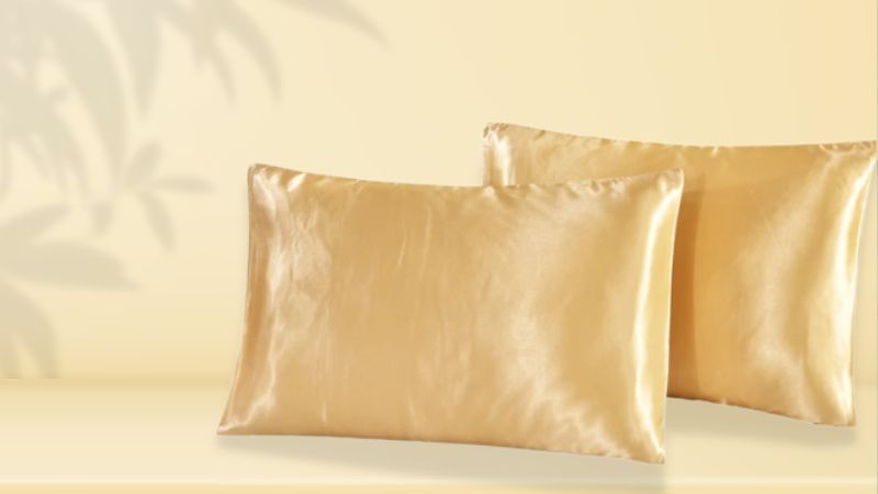 Pourquoi les Taies d'Oreiller en Satin Sont-Ils Bénéfiques pour la Peau et les Cheveux Afro ? - Caribbean Curls
