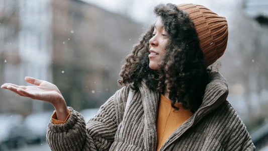 Quel bonnet hiver pour cheveux boucles ? - Caribbean Curls