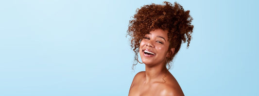 Réduire la Casse Nocturne : L'Importance des Bonnets en Soie pour Cheveux Bouclés - Caribbean Curls